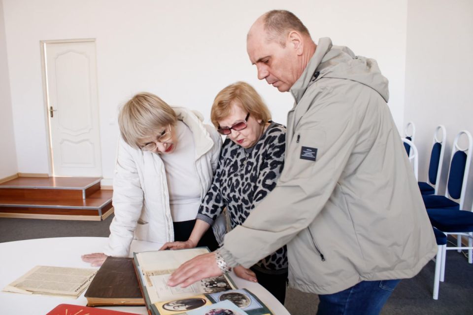 Передача в музей уникальных материалов, посвящённых памяти жертв геноцида