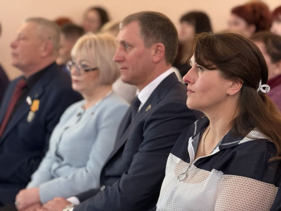 В Шахтерском округе отметили труд работников бытового обслуживания населения и жилищно-коммунального хозяйства В Шахтерском округе отметили труд работников бытового обслуживания населения и жилищно-коммунального хозяйства