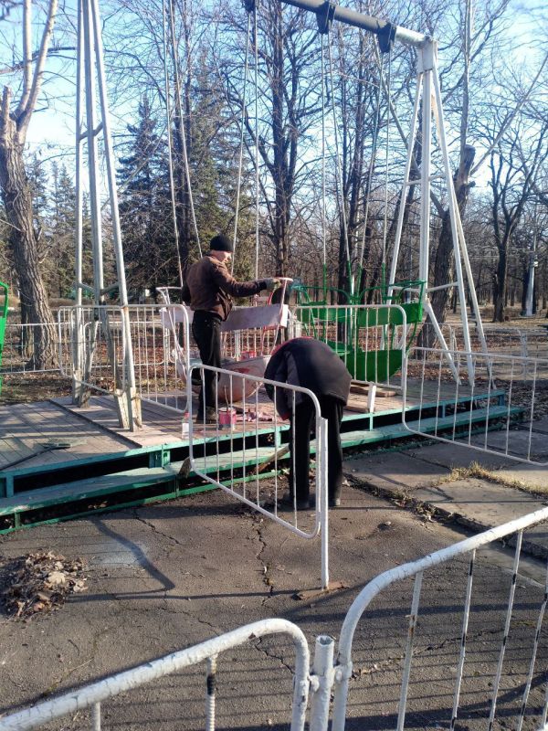 Игорь Мартынов: Работники учреждений культуры городского округа Енакиево вышли на санитарный день Игорь Мартынов: Работники учреждений культуры городского округа Енакиево вышли на санитарный день