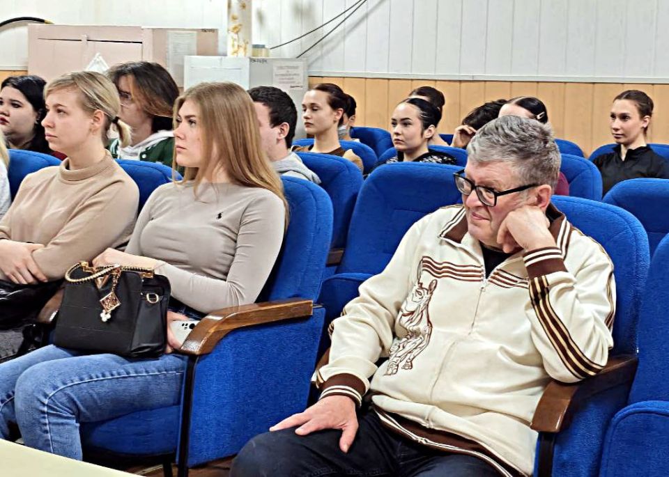 Иван Адамец: В колледже культуры в рамках работы Комиссии по делам несовершеннолетних и защите их прав состоялась встреча со студентами Иван Адамец: В колледже культуры в рамках работы Комиссии по делам несовершеннолетних и защите их прав состоялась встреча со студентами