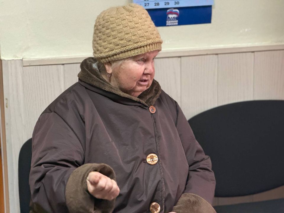 Приём граждан в общественной приёмной партии "Единая Россия" города Снежное Приём граждан в общественной приёмной партии "Единая Россия" города Снежное
