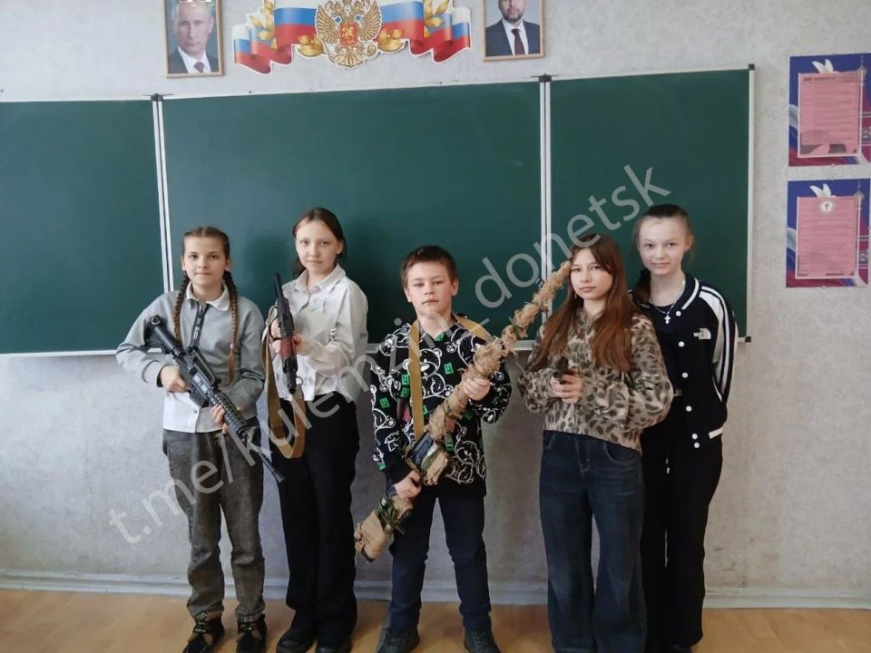В 2025 году донецкой школе № 152 было присвоено имя Героев-десантников – это почётное название дано неспроста В 2025 году донецкой школе № 152 было присвоено имя Героев-десантников – это почётное название дано неспроста