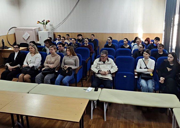 Иван Адамец: В колледже культуры в рамках работы Комиссии по делам несовершеннолетних и защите их прав состоялась встреча со студентами Иван Адамец: В колледже культуры в рамках работы Комиссии по делам несовершеннолетних и защите их прав состоялась встреча со студентами