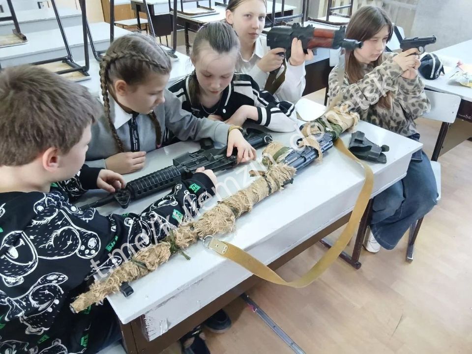 В 2025 году донецкой школе № 152 было присвоено имя Героев-десантников – это почётное название дано неспроста В 2025 году донецкой школе № 152 было присвоено имя Героев-десантников – это почётное название дано неспроста