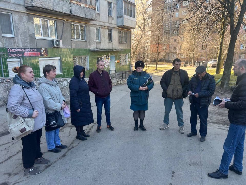 По поручению Главы ДНР Дениса Пушилина 13.03.2026 по адресу: г.Донецк,ул. Куйбышева, 43 состоялась встреча с жителями района, на которой присутствовали заместитель руководителя Управы Ленинского внутригородского района... По поручению Главы ДНР Дениса Пушилина 13.03.2026 по адресу: г.Донецк,ул. Куйбышева, 43 состоялась встреча с жителями района, на которой присутствовали заместитель руководителя Управы Ленинского внутригородского района...