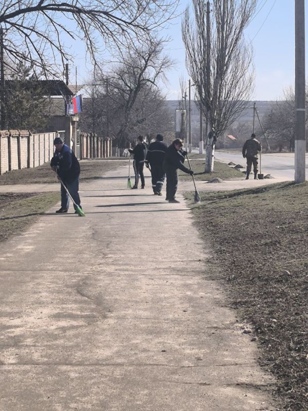 Сотрудники ГУП ДНР "Донснабкомплект" приняли участие в санитарном дне Сотрудники ГУП ДНР "Донснабкомплект" приняли участие в санитарном дне