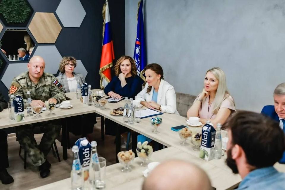 Анна Кузнецова: За каждой цифрой - помощь людям, за каждым предложением - конкретные ситуации требующие нашего труда и объединения сил Анна Кузнецова: За каждой цифрой - помощь людям, за каждым предложением - конкретные ситуации требующие нашего труда и объединения сил