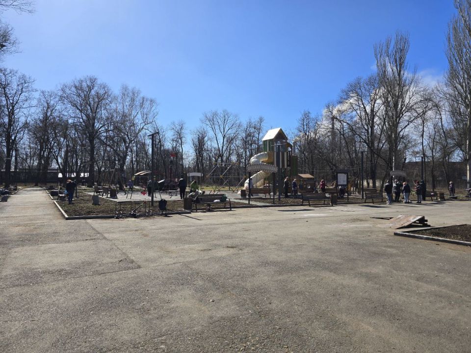 Сегодня врип главы муниципального образования Старобешевский муниципальный округ Алексей Черкашин вместе с жителями поселка Новый Свет принял участие в акции "День чистоты", который прошел по партийному проекту Единой России... Сегодня врип главы муниципального образования Старобешевский муниципальный округ Алексей Черкашин вместе с жителями поселка Новый Свет принял участие в акции "День чистоты", который прошел по партийному проекту Единой России...