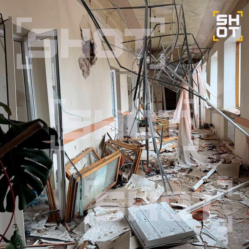 Кадры из ДНР, где ВСУ ударили по госпиталю, публикует SHOT Кадры из ДНР, где ВСУ ударили по госпиталю, публикует SHOT