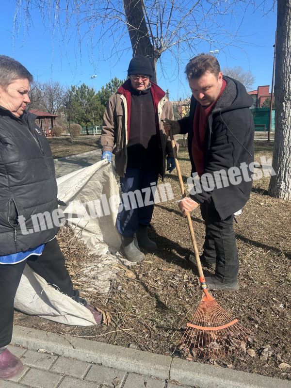 С наступлением весны работники Дирекции парков продолжают работы по благоустройству парковых пространств С наступлением весны работники Дирекции парков продолжают работы по благоустройству парковых пространств