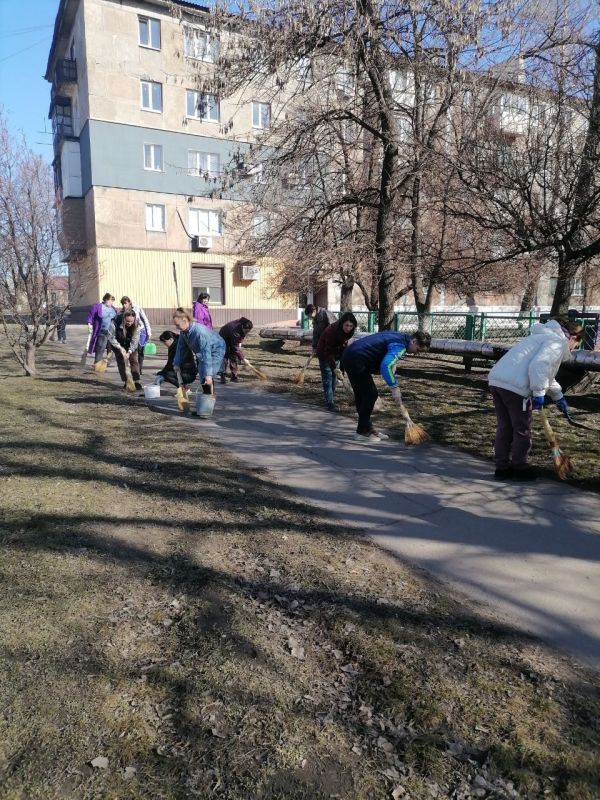 Игорь Мартынов: Образовательные учреждения городского округа Енакиево на санитарном дне Игорь Мартынов: Образовательные учреждения городского округа Енакиево на санитарном дне