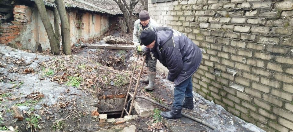 Хабаровский край оказал содействие в ремонте водопровода на улице Ленина в Дебальцево Хабаровский край оказал содействие в ремонте водопровода на улице Ленина в Дебальцево