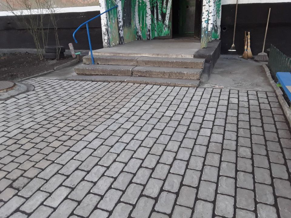 В Шахтерске приводят в порядок придомовые территории В Шахтерске приводят в порядок придомовые территории
