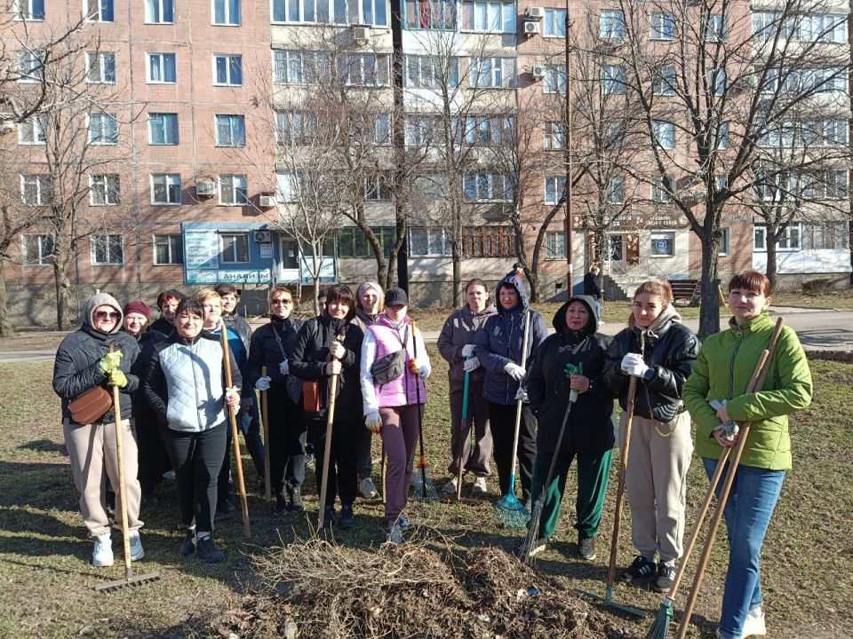 Елена Рязанцева: 14 марта в рамках двухмесячника по благоустройству и партийного проекта «Городская среда» Всероссийской политической партии «Единая Россия» в Пролетарском районе состоялся первый общегородской субботник Елена Рязанцева: 14 марта в рамках двухмесячника по благоустройству и партийного проекта «Городская среда» Всероссийской политической партии «Единая Россия» в Пролетарском районе состоялся первый общегородской субботник