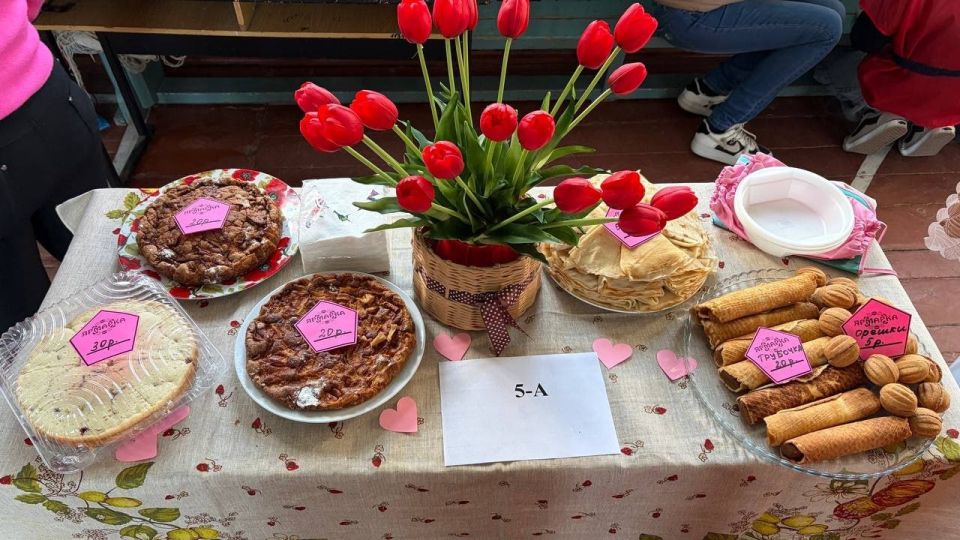 Дети помогают детям: донецкие школьники собрали 23,5 тысячи рублей для тяжелобольных сверстников Дети помогают детям: донецкие школьники собрали 23,5 тысячи рублей для тяжелобольных сверстников