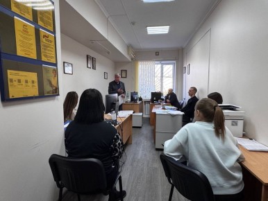 Заместитель председателя Шахтерского муниципального совета провел встречу с сотрудниками фонда поддержки участников СВО