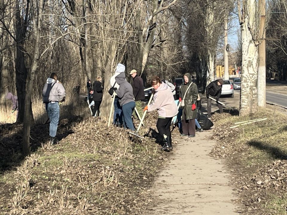 Елена Рязанцева: 14 марта в рамках двухмесячника по благоустройству и партийного проекта «Городская среда» Всероссийской политической партии «Единая Россия» в Пролетарском районе состоялся первый общегородской субботник Елена Рязанцева: 14 марта в рамках двухмесячника по благоустройству и партийного проекта «Городская среда» Всероссийской политической партии «Единая Россия» в Пролетарском районе состоялся первый общегородской субботник