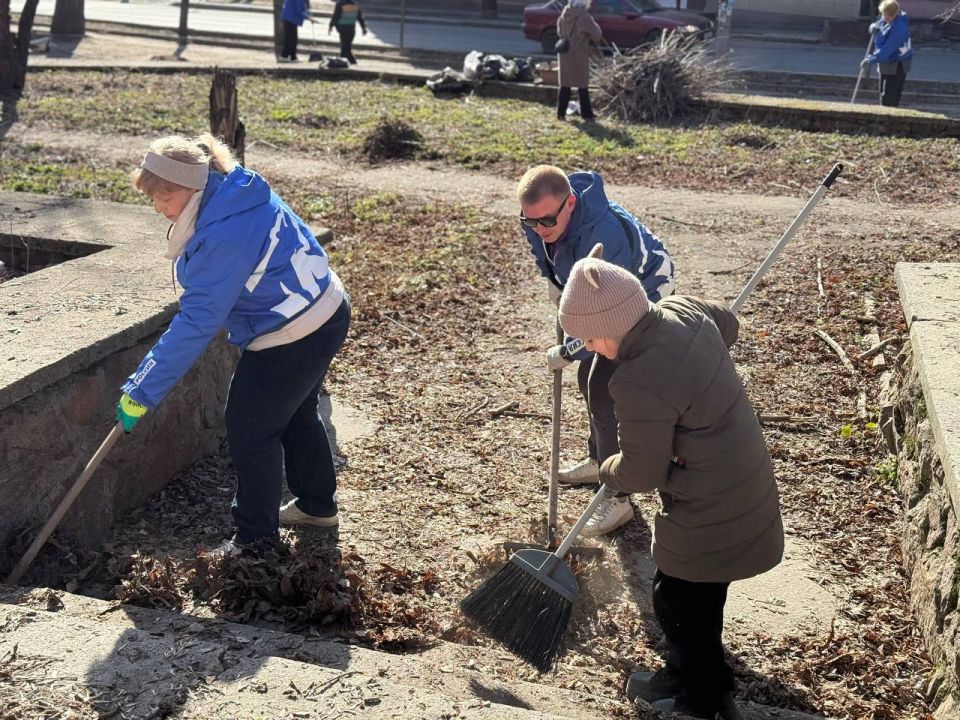 Весна пришла, убирать пора! Весна пришла, убирать пора!