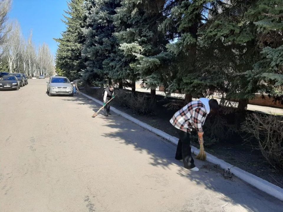 Еще фото с субботника Еще фото с субботника