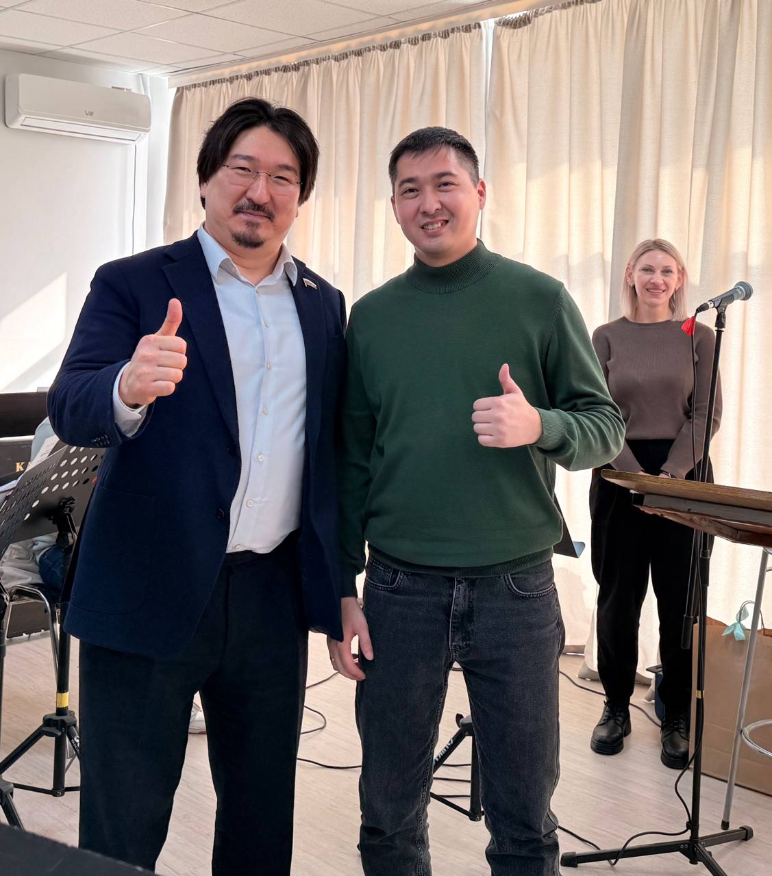 Завершим субботний вечер песней, посвященной прекрасной половине человечества