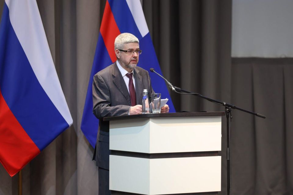 С основным докладом на коллегии выступил Аркадий Гостев С основным докладом на коллегии выступил Аркадий Гостев