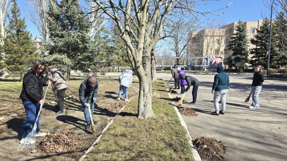 В Старобешевском округе прошла акция "День чистоты" В Старобешевском округе прошла акция "День чистоты"