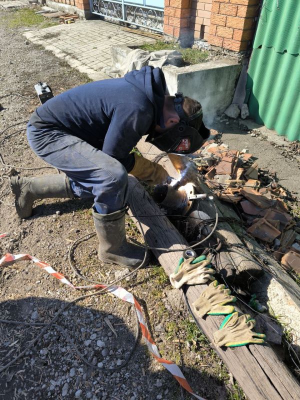 Продолжается работа аварийных бригад Санкт-Петербурга в Мариуполе Продолжается работа аварийных бригад Санкт-Петербурга в Мариуполе