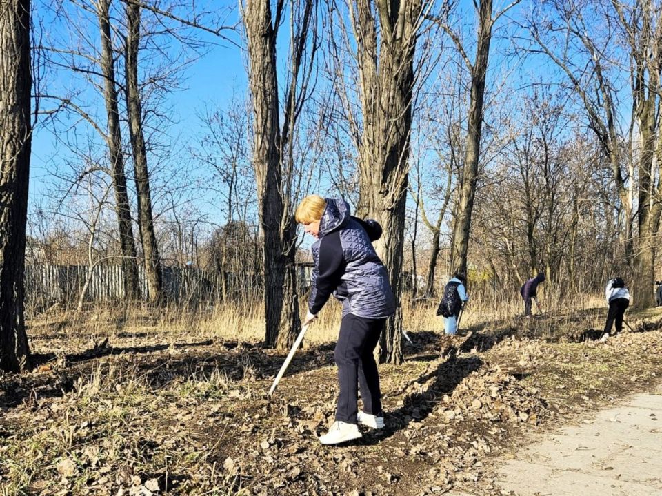 Елена Рязанцева: 14 марта в рамках двухмесячника по благоустройству и партийного проекта «Городская среда» Всероссийской политической партии «Единая Россия» в Пролетарском районе состоялся первый общегородской субботник Елена Рязанцева: 14 марта в рамках двухмесячника по благоустройству и партийного проекта «Городская среда» Всероссийской политической партии «Единая Россия» в Пролетарском районе состоялся первый общегородской субботник