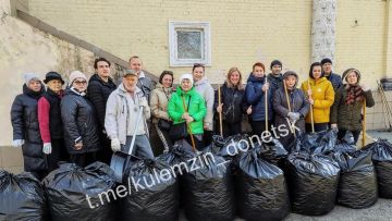 Алексей Кулемзин: Сотрудники управления по физической культуре и спорту, а также городских спортивный учреждений приняли активное участие в субботнике