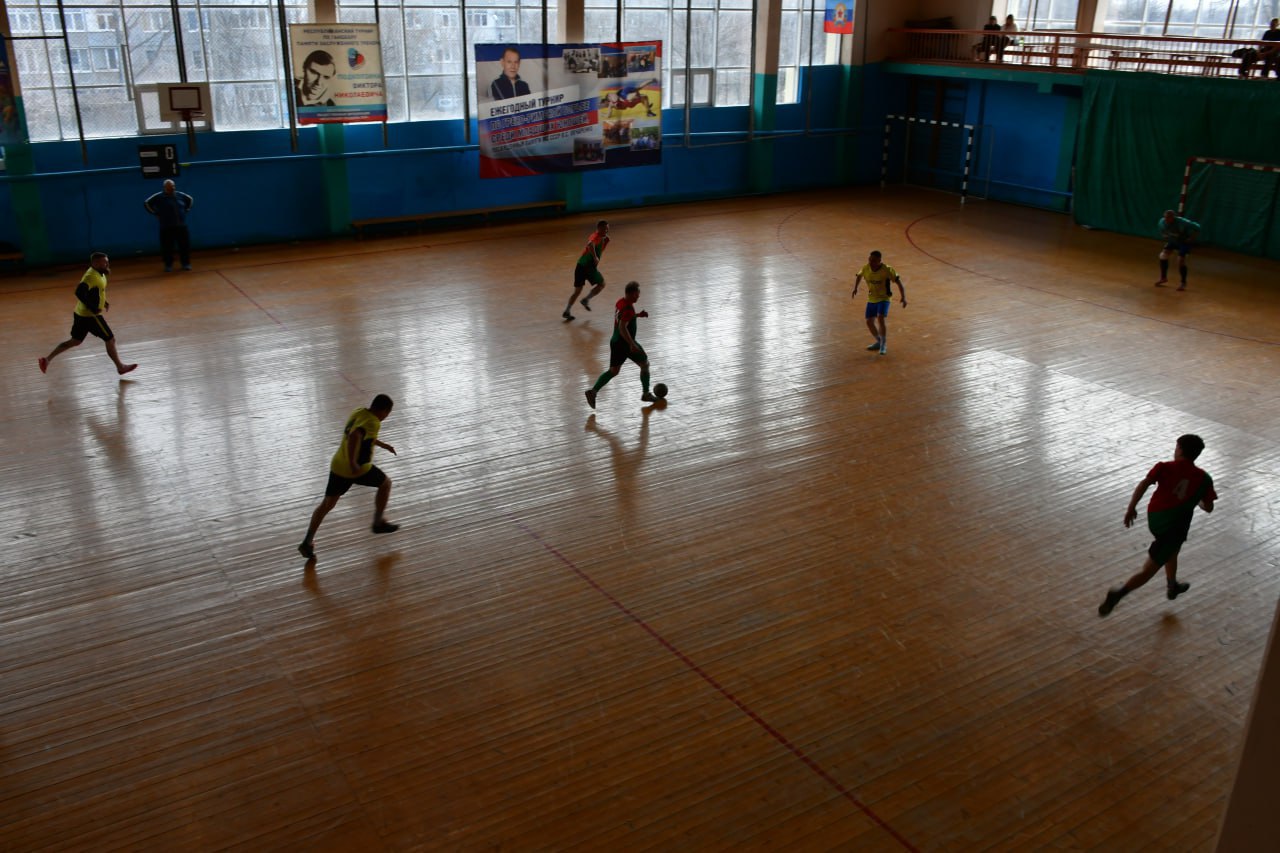 Сергей Желновач: Дебальцево и Брянка: Дружба, Спорт и Взаимопомощь Сергей Желновач: Дебальцево и Брянка: Дружба, Спорт и Взаимопомощь