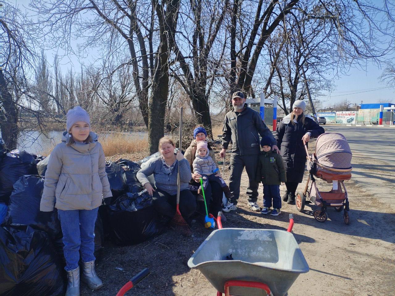 В Харцызске дан старт первым субботникам! И начали его, как всегда, самые активные и неравнодушные