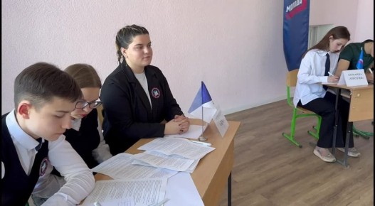 В Докучаевске состоялся муниципальный этап «Лиги Ораторов»