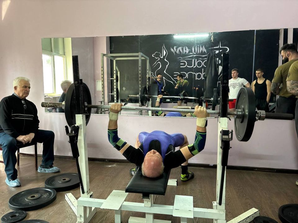 Сегодня в СК «Спарта» состоялось Первенство города Харцызска по классическому жиму лёжа Сегодня в СК «Спарта» состоялось Первенство города Харцызска по классическому жиму лёжа
