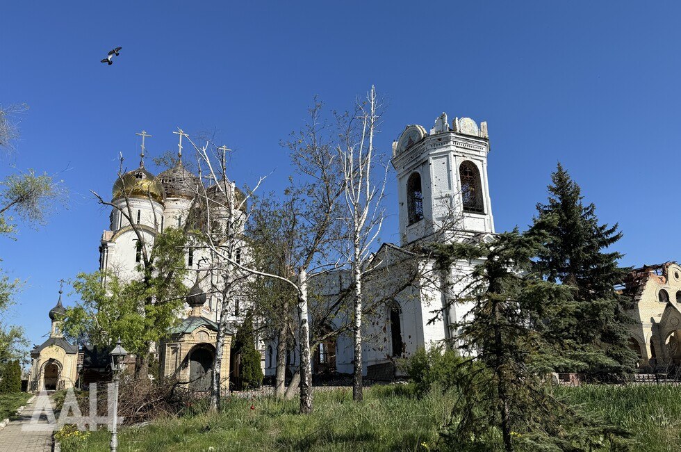 Ямал приступил к восстановлению разрушенного храма в Волновахском округе