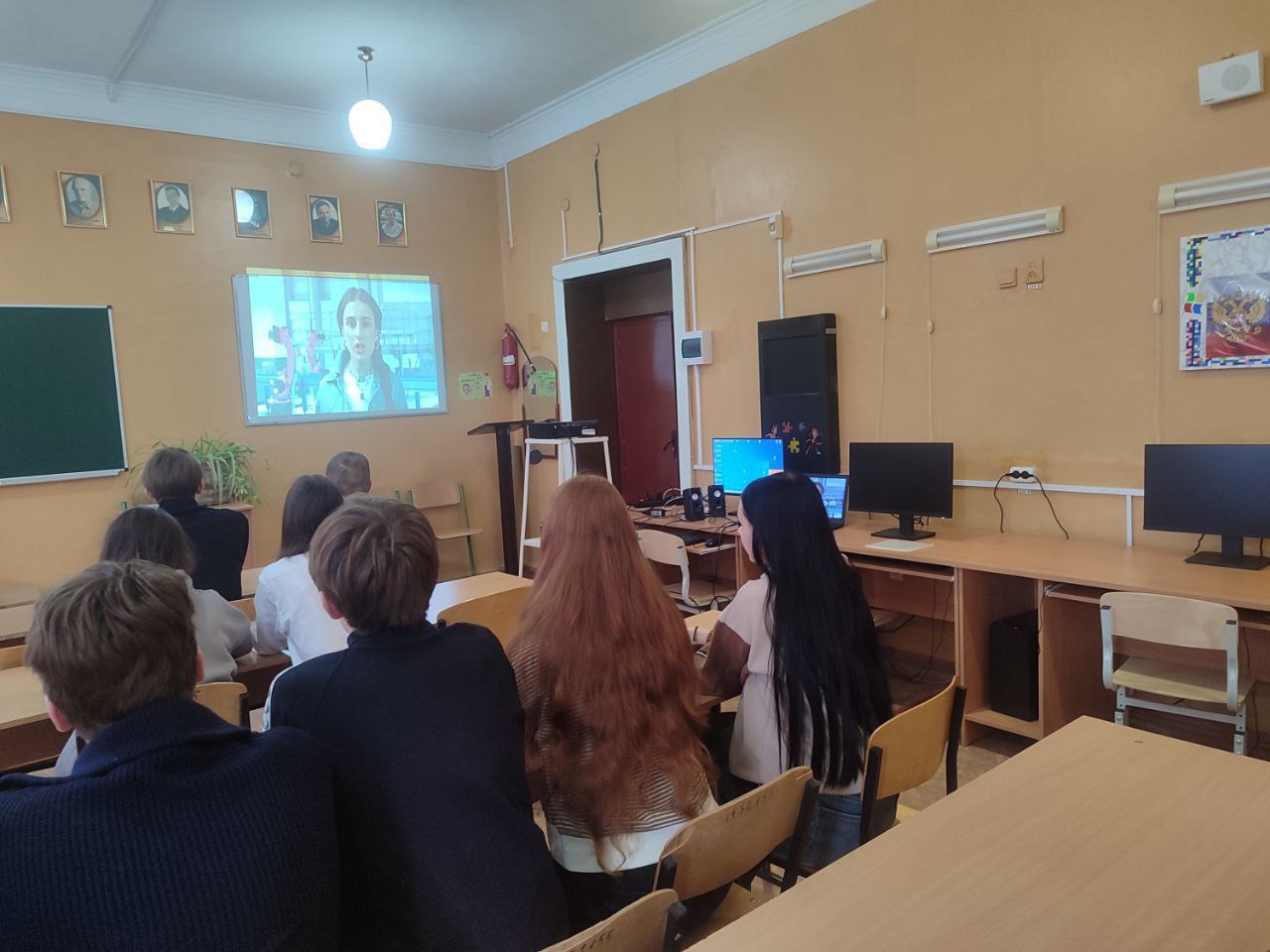 В ГБОУ «Мироновская школа №10» прошла традиционная линейка В ГБОУ «Мироновская школа №10» прошла традиционная линейка