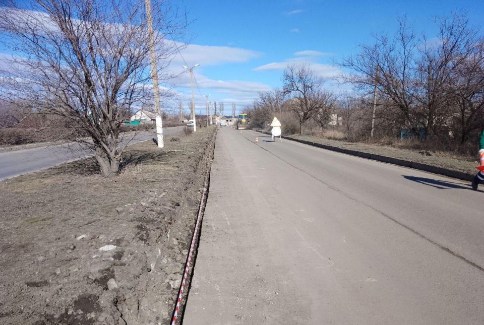 Хабаровский край подготовил участки дорог к ремонту на улице Ленина и Постышева в Дебальцево Хабаровский край подготовил участки дорог к ремонту на улице Ленина и Постышева в Дебальцево