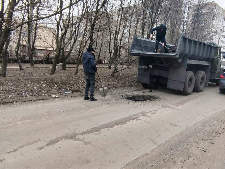 В Шахтерске провели работы по устранению ямочности