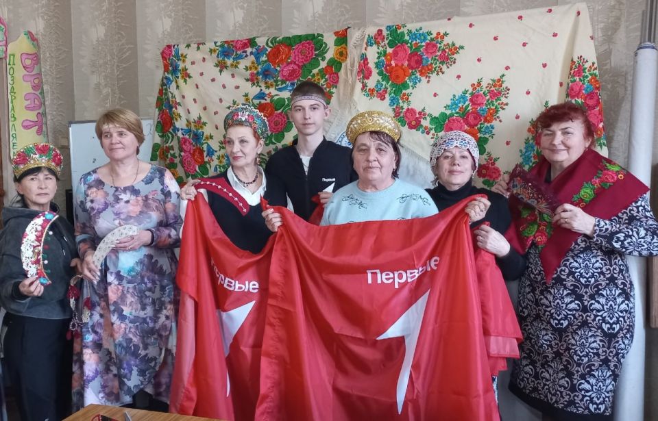 «ЖЕНСКАЯ КРАСА». 15 марта 2026 года, в семейном клубе «Рассвет» МБУ «Дворец культуры имени Владимира Маяковского городского округа Торез» состоялся мастер - класс в рамках проекта «Сохраняя народные традиции» - «Женская... «ЖЕНСКАЯ КРАСА». 15 марта 2026 года, в семейном клубе «Рассвет» МБУ «Дворец культуры имени Владимира Маяковского городского округа Торез» состоялся мастер - класс в рамках проекта «Сохраняя народные традиции» - «Женская...