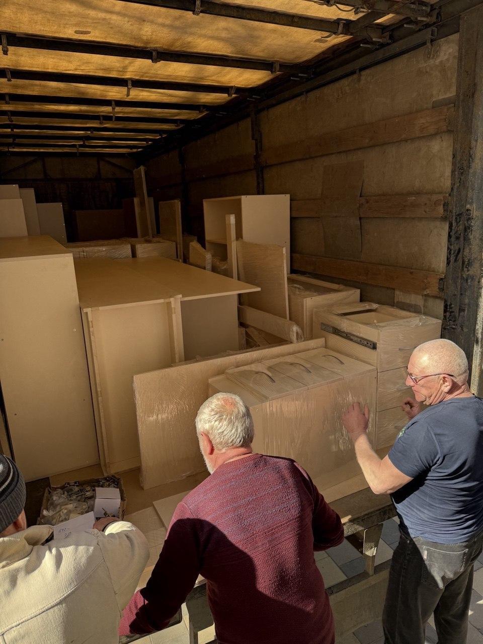 Детская школа искусств Амвросиевки получила новую мебель из ЕАО Детская школа искусств Амвросиевки получила новую мебель из ЕАО