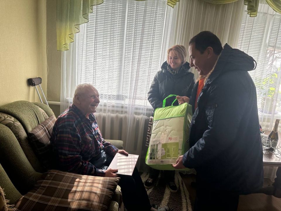 Константин Зинченко: Поздравление с 90-летием Николая Ивановича Манько, жителя села Николаевка Константин Зинченко: Поздравление с 90-летием Николая Ивановича Манько, жителя села Николаевка