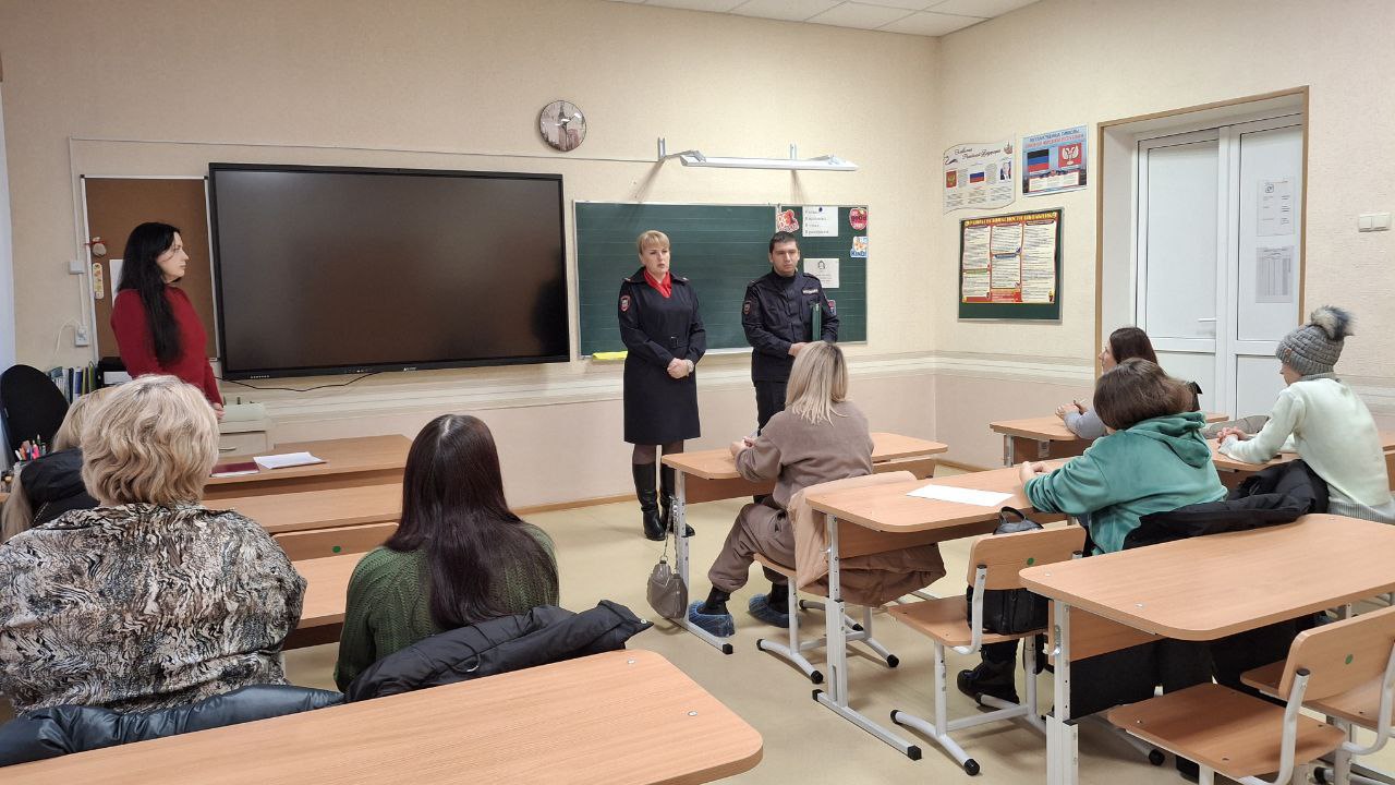 Правоохранители выявили иностранцев, наущающих законодательство Российской Федерации