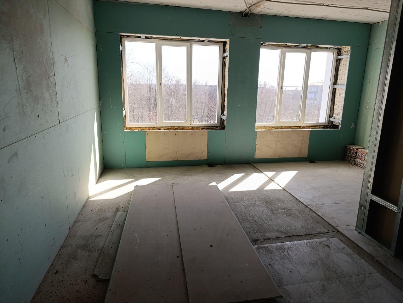 Наталья Великодная: Подмосковные строители продолжают капитальный ремонт в Центральной районной больнице в пгт Тельманово Наталья Великодная: Подмосковные строители продолжают капитальный ремонт в Центральной районной больнице в пгт Тельманово