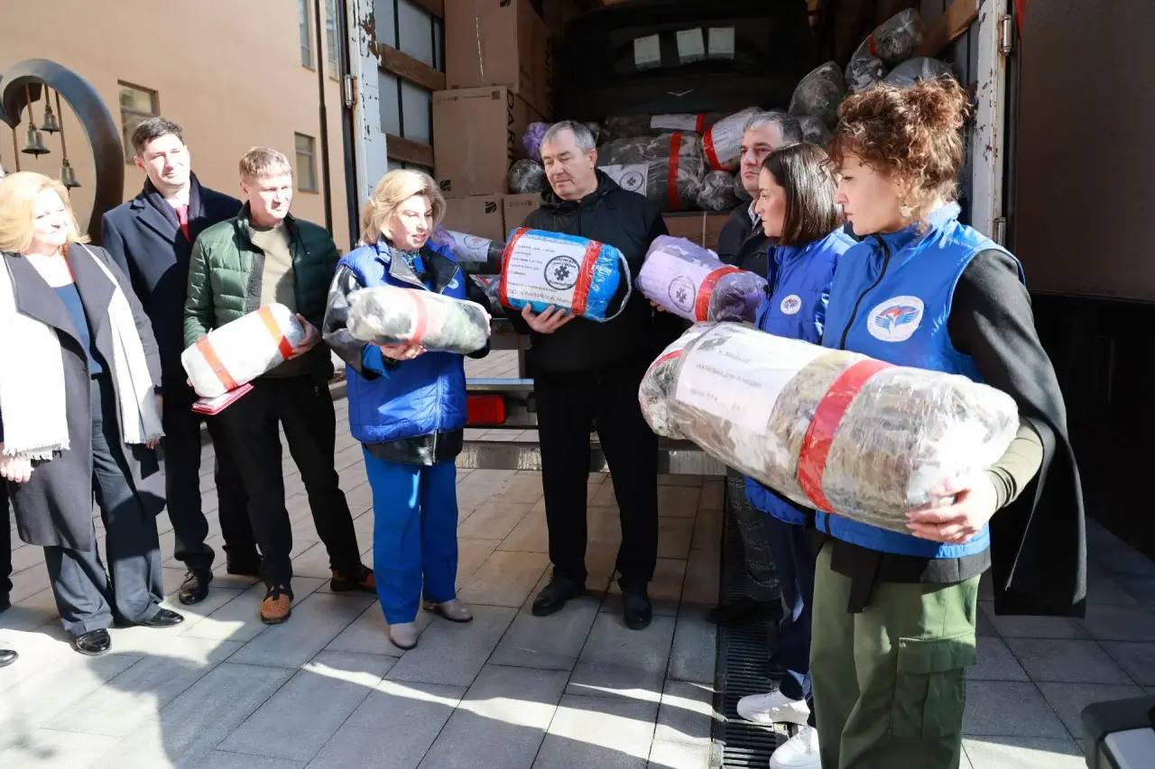 Татьяна Москалькова: Сегодня, благодаря поддержке наших неравнодушных сограждан и Благотворительного фонда «Добровольцы Донбасса», мы отправили очередной гуманитарный груз, предназначенный для бойцов, выполняющих задачи СВО... Татьяна Москалькова: Сегодня, благодаря поддержке наших неравнодушных сограждан и Благотворительного фонда «Добровольцы Донбасса», мы отправили очередной гуманитарный груз, предназначенный для бойцов, выполняющих задачи СВО...