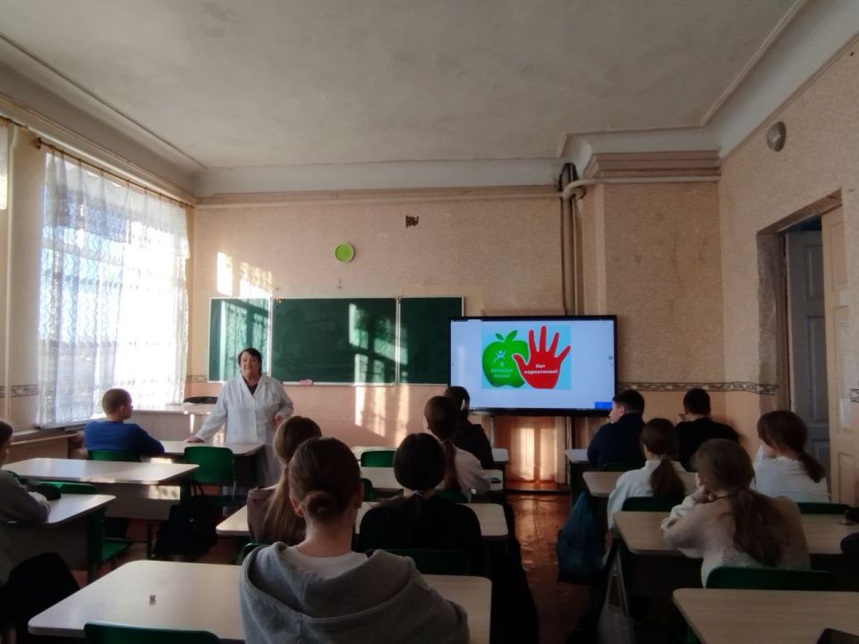 Медицинской сестрой кабинета по оказанию медицинской помощи несовершеннолетним Андреевской амбулатории ОПСМ проведена профилактическая беседа с обучающимися 9-11 классов на тему: "Скажи наркотикам нет" Медицинской сестрой кабинета по оказанию медицинской помощи несовершеннолетним Андреевской амбулатории ОПСМ проведена профилактическая беседа с обучающимися 9-11 классов на тему: "Скажи наркотикам нет"