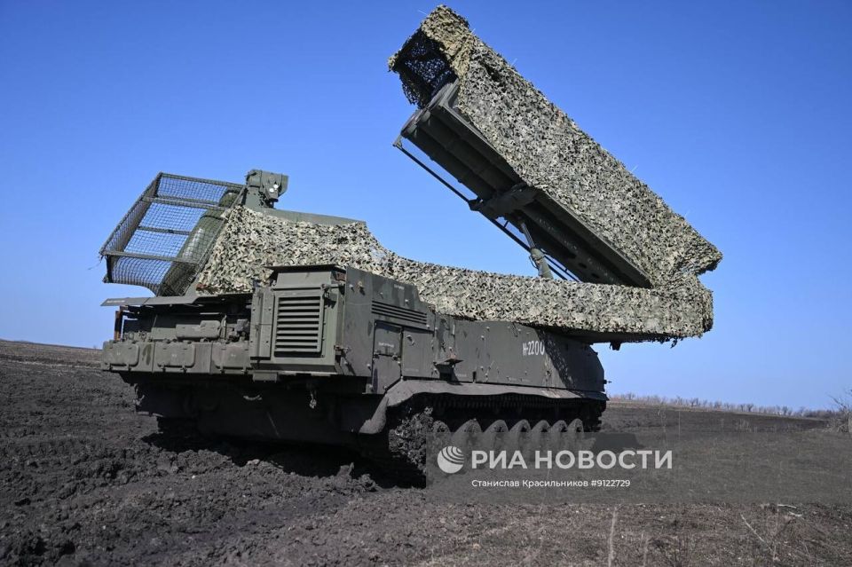 Боевое дежурство ЗРК "Бук-М3" группировки войск "Центр" на Добропольском направлении СВО Боевое дежурство ЗРК "Бук-М3" группировки войск "Центр" на Добропольском направлении СВО