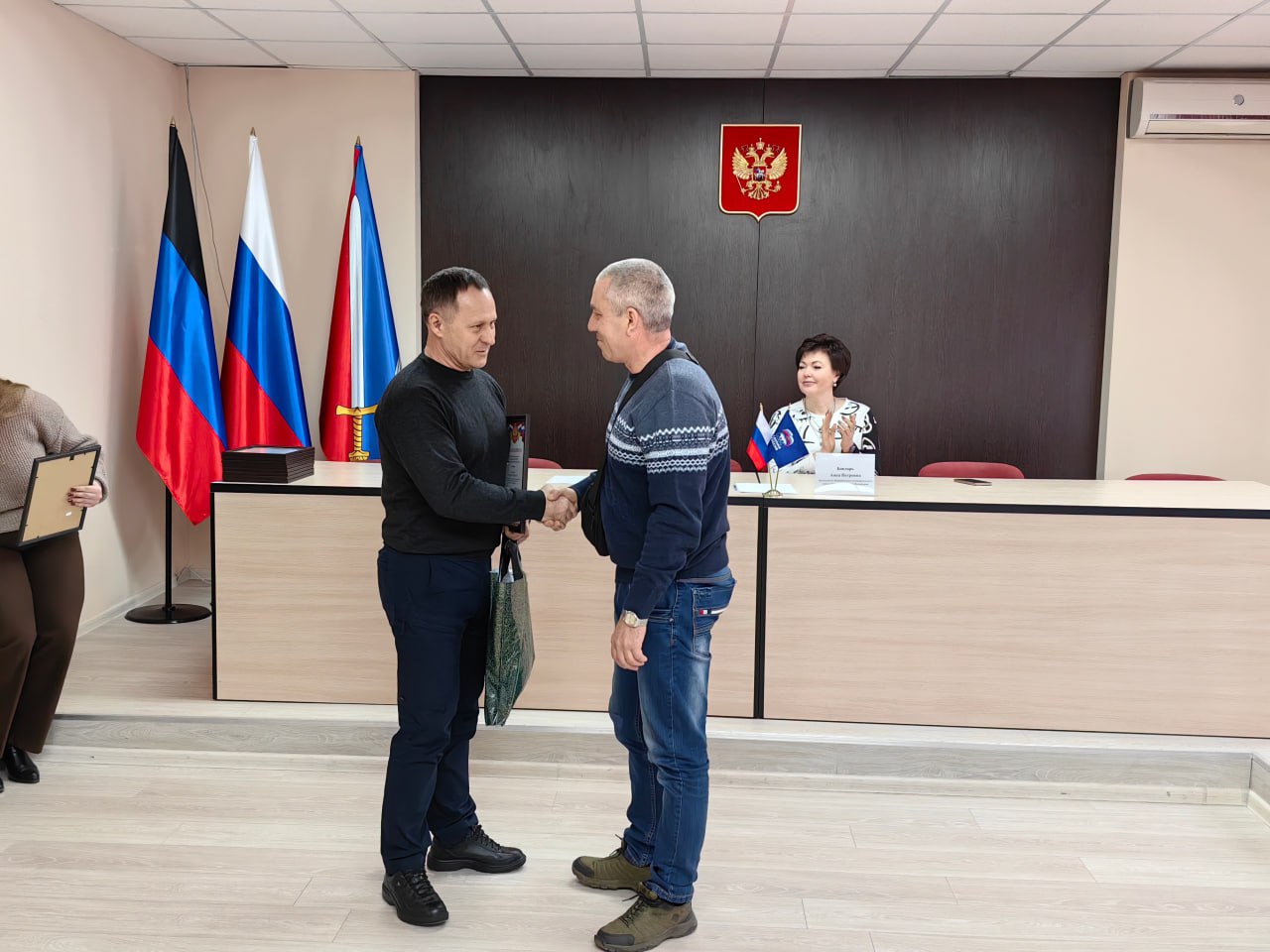 Александр Пеняев: Поздравил с профессиональным праздником работников жилищно-коммунального хозяйства округа Александр Пеняев: Поздравил с профессиональным праздником работников жилищно-коммунального хозяйства округа