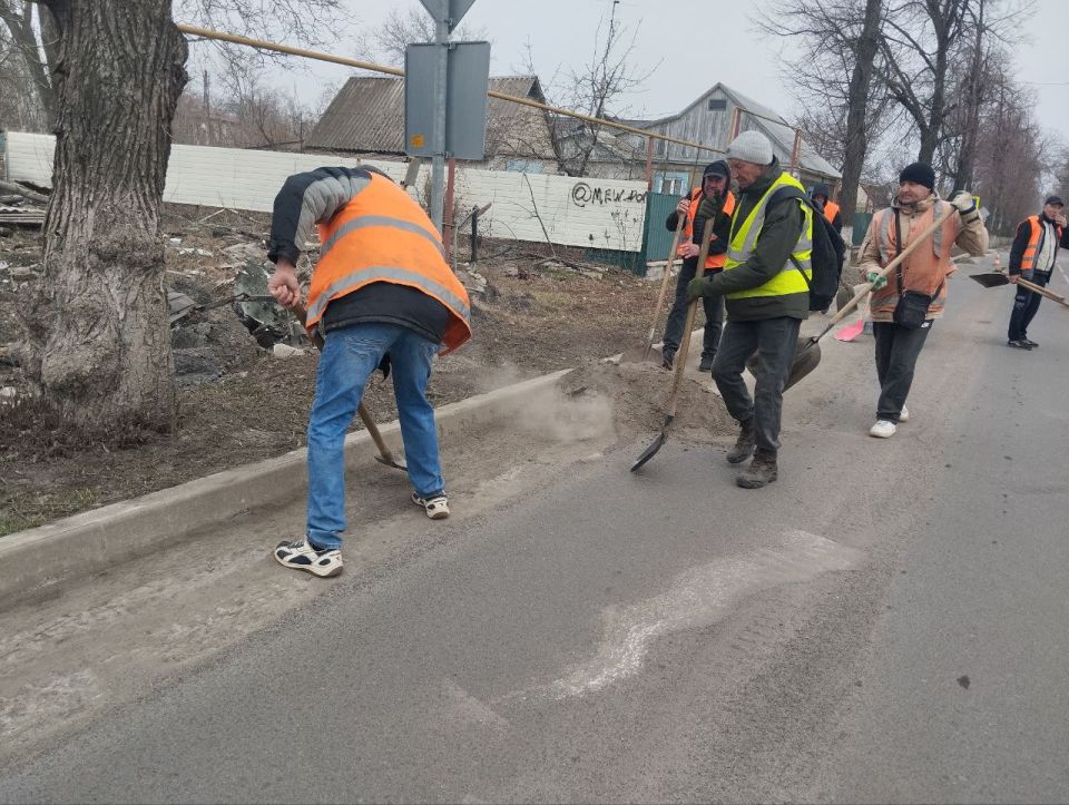 Волноваха встречает весну: город просыпается в чистоте Волноваха встречает весну: город просыпается в чистоте
