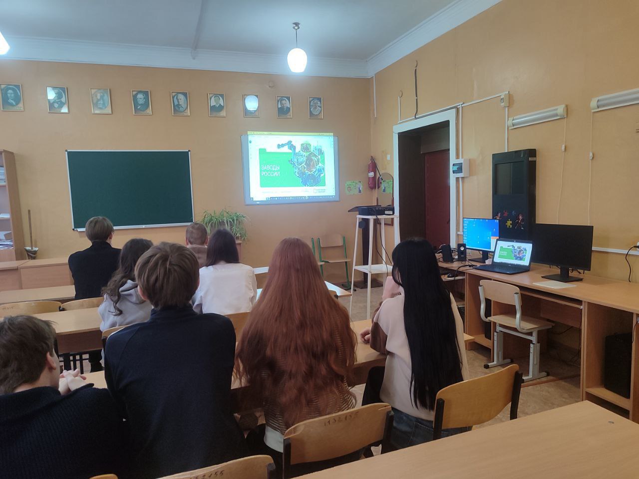 В ГБОУ «Мироновская школа №10» прошла традиционная линейка В ГБОУ «Мироновская школа №10» прошла традиционная линейка