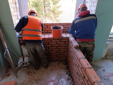 Подмосковные строители продолжают капитальный ремонт в Центральной районной больнице в пгт Тельманово