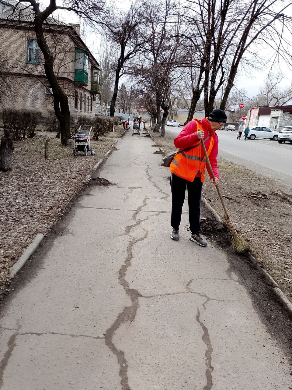 Александр Пеняев: За 16.03.2026 работниками МУП АГЯ "ЖЭК" выполнена уборка территорий в г. Ясиноватая Александр Пеняев: За 16.03.2026 работниками МУП АГЯ "ЖЭК" выполнена уборка территорий в г. Ясиноватая